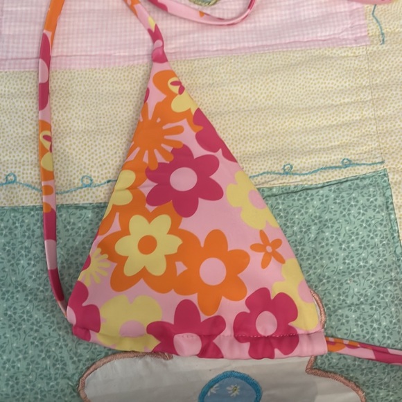 Bathing suit top. - Picture 2 of 3